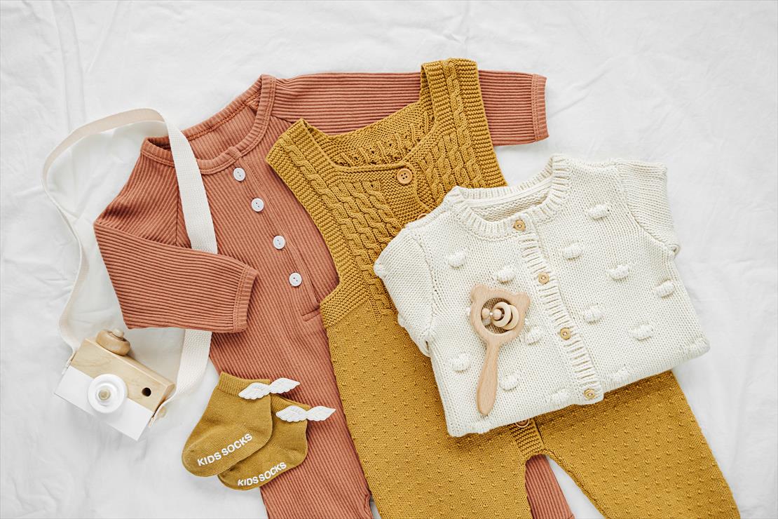 冬は赤ちゃんに何を着せる 外出時や室内での赤ちゃんの冬服のポイント Aqレントマガジン